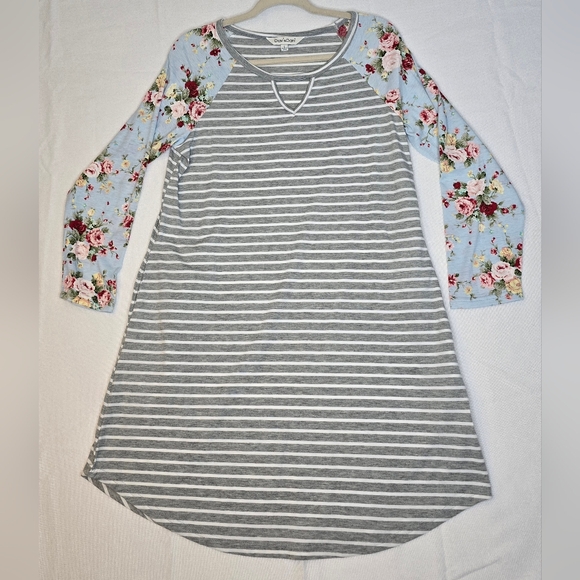 DAVI & DANI Dresses & Skirts - DAVI & DANI DRESS SZ: LARGE
